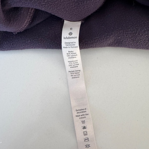 Lululemon invigorate high rise right sz6 - Picture 2 of 4